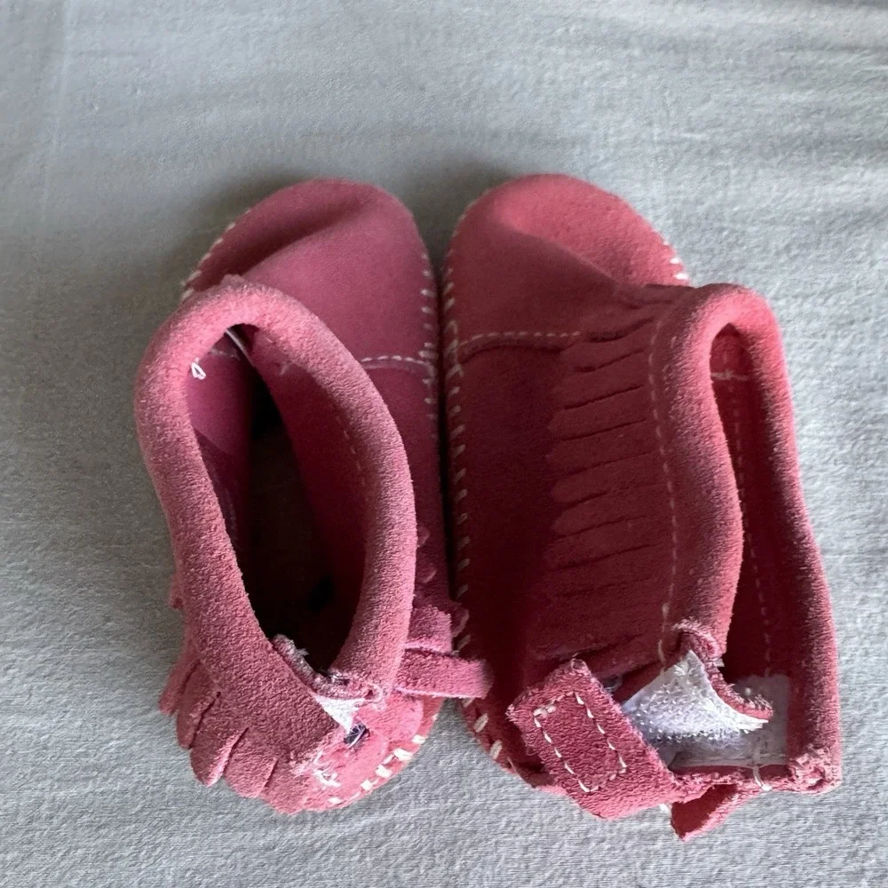 Size 4c - Minnetonka  Leather Moccasins Baby/toddler Pink #1180